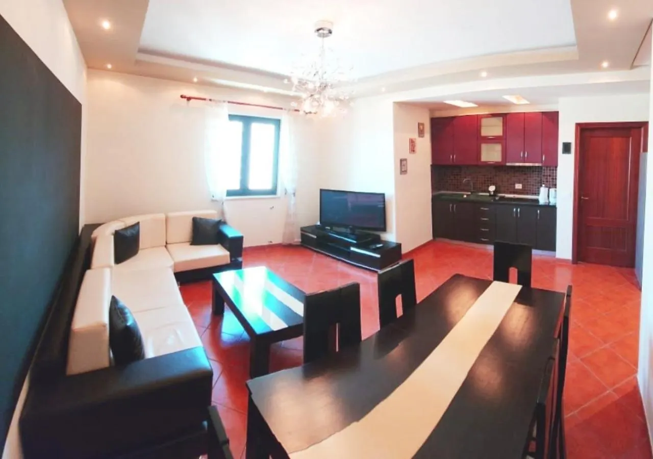 City Center Apartment Galeria Tirana 0*,